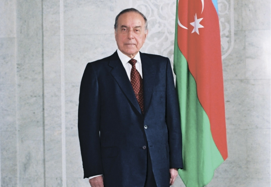 1993-cü il: Ulu öndər Heydər Əliyevin Prezident seçilməsi ilə Azərbaycan tarixinin yeni mərhələsi başlandı
