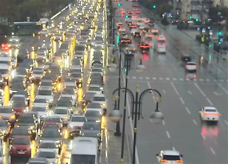 На каких улицах Баку 5 декабря наблюдаются транспортные заторы? - ФОТО - СПИСОК