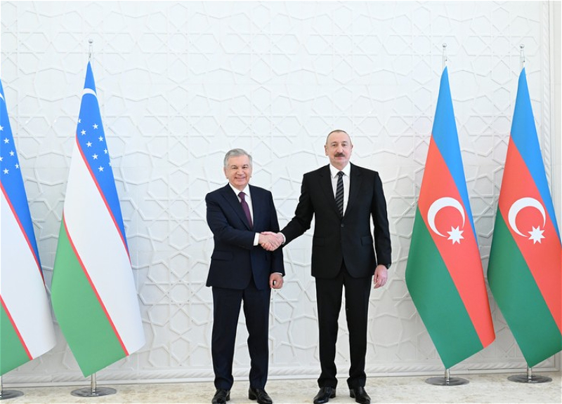 Azərbaycan və Özbəkistan Prezidentləri mətbuata bəyanatlarla çıxış edir
