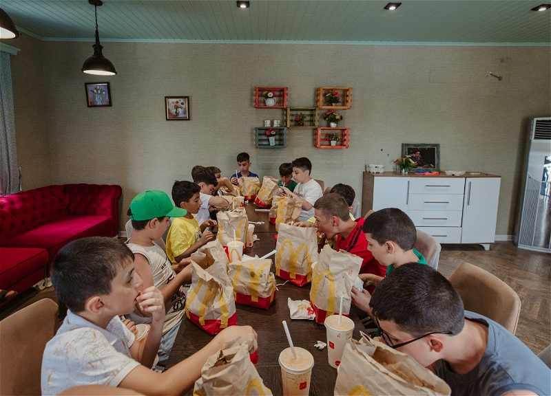 McDonald’s Azərbaycan организовал летний отдых для детей шехидов и ветеранов - ФОТО