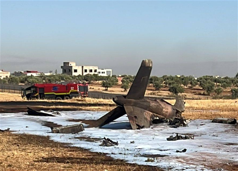 Два офицера погибли при крушении военного самолета в Марокко