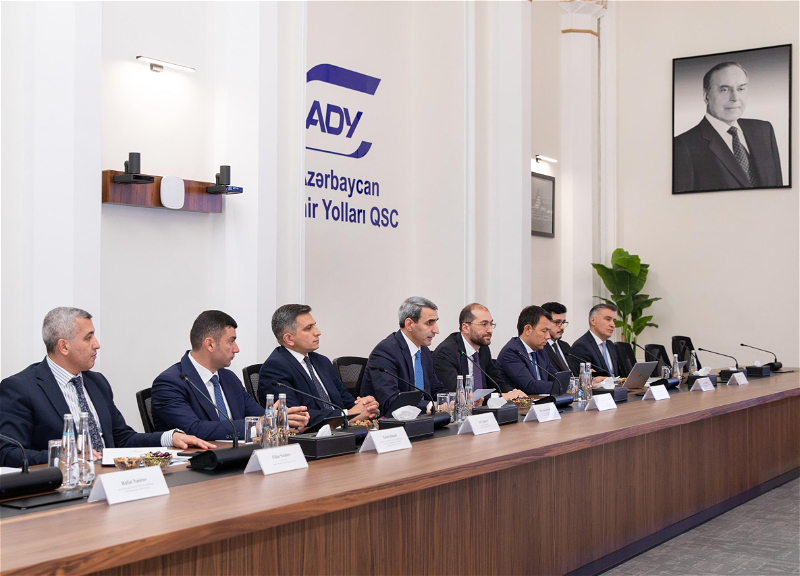 ADY-də ABŞ-nin biznes nümayəndə heyəti ilə görüş keçirilib