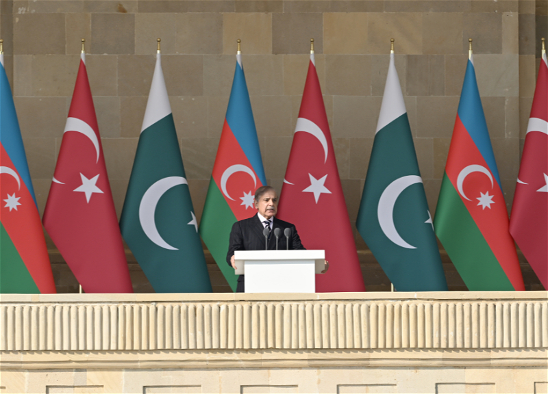 Премьер-министр Пакистана: Сегодня я вижу сильный азербайджанский народ, отмечающий это грандиозное событие с огромным патриотизмом и любовью