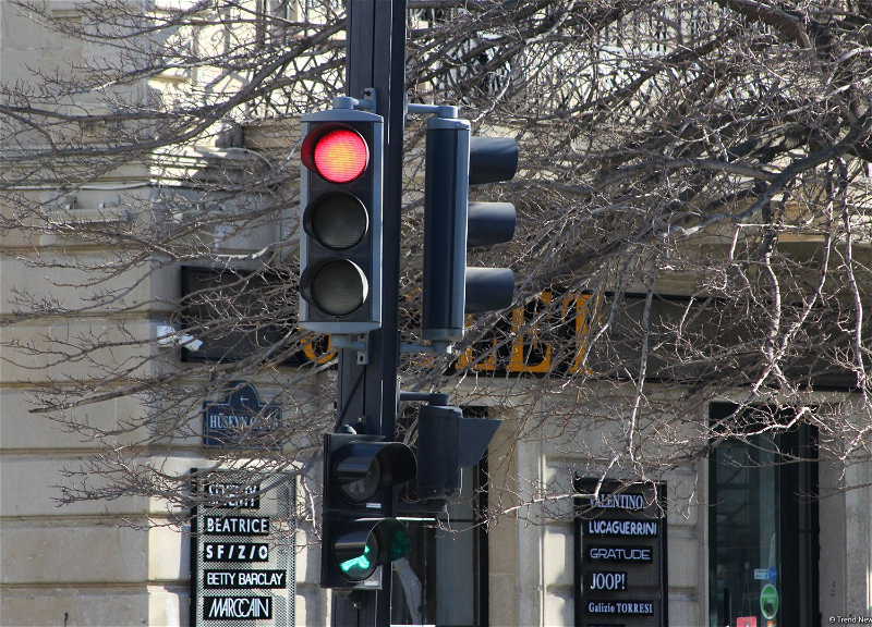 На одном из перекрестков в Баку обновлена организация движения – ВИДЕО