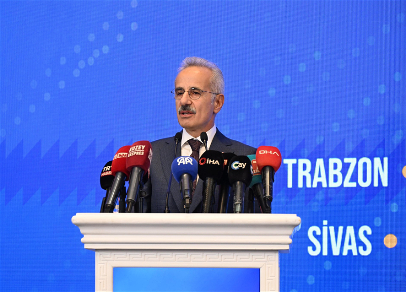 Министр: Путешествие по всей Турции на высокоростных поездах станет возможным за 48 часов