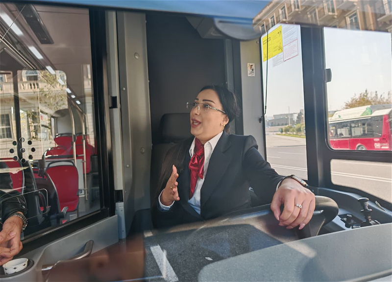 Женщины-водители автобусов приступили к работе в Баку - ФОТО