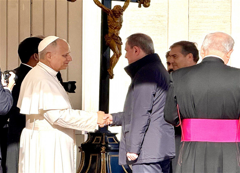 Джейхун Байрамов встретился с Папой Римским