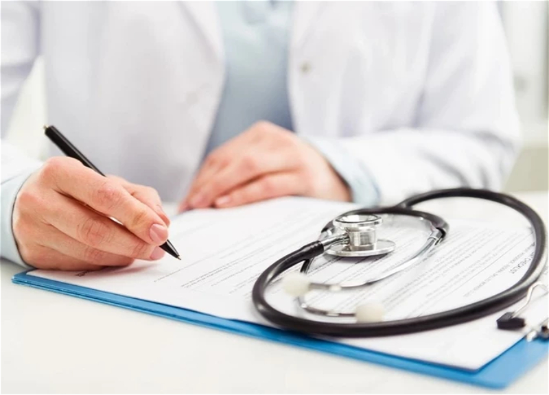 16 манатов за ОМС: разъясняем, кто платит, а кто - нет