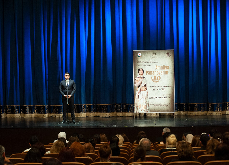 В Аздраме отметили 80-летие народной артистки Амалии Панаховой – ФОТО