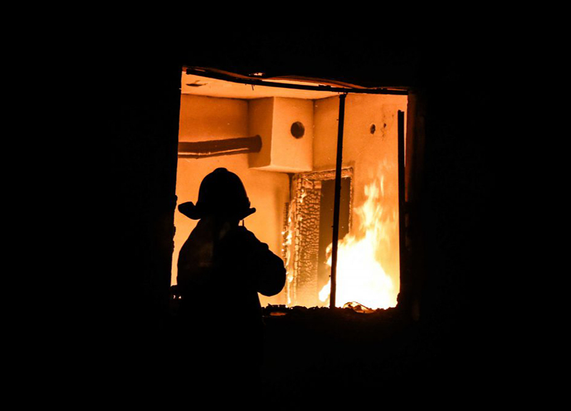 В Дашкесане сгорел дом: есть пострадавший