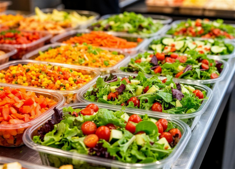 «Мы так не продаем»: В Баку покупателю отказали в 100 граммах салата - нарушение ли это?