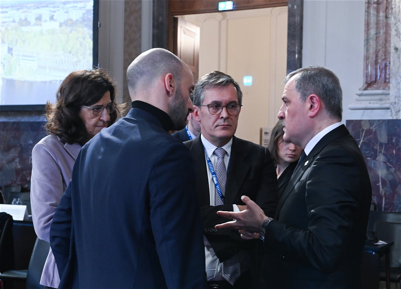 Обсуждены перспективы отношений между Азербайджаном и Францией